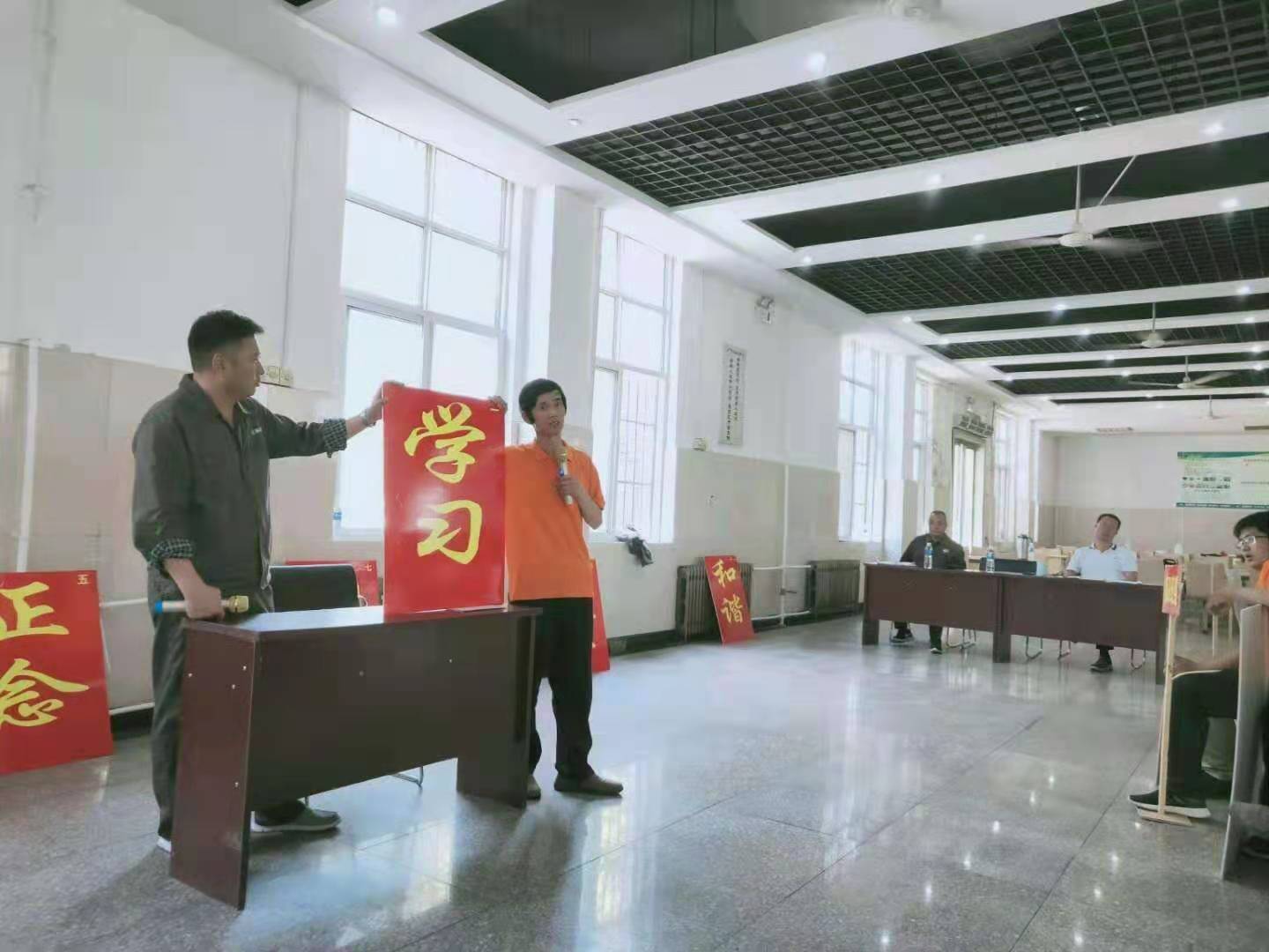 6月27日，我公司為洛陽(yáng)豐瑞氟業(yè)有限公司策劃組織了一場(chǎng)全員安全培訓(xùn)。